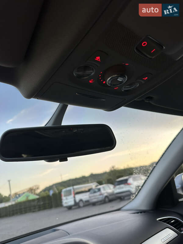 Седан Audi A4 2014 в Львові