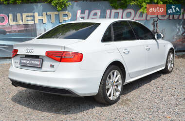 Седан Audi A4 2015 в 