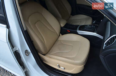 Седан Audi A4 2015 в 