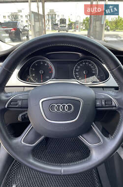 Седан Audi A4 2012 в 