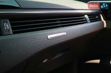 Седан Audi A4 2023 в 
