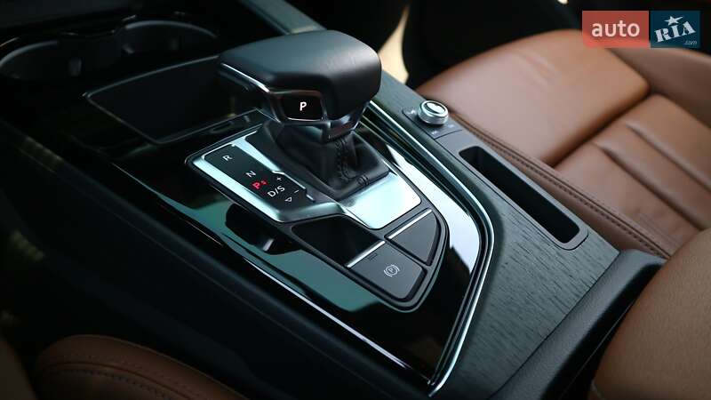 Седан Audi A4 2023 в Киеве