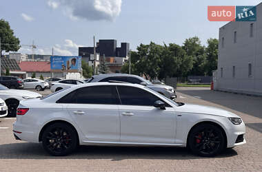 Седан Audi A4 2016 в 