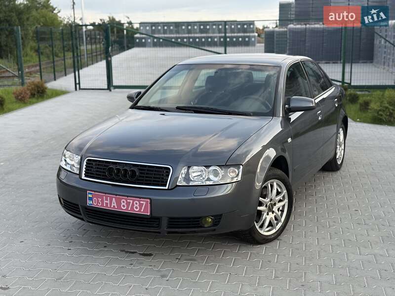 Седан Audi A4 2003 в Сарнах