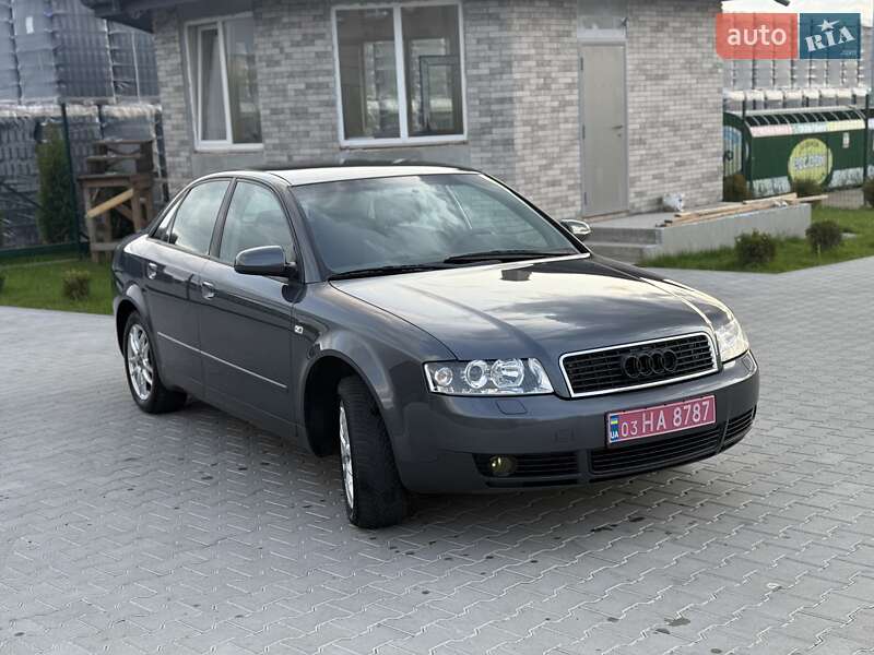 Седан Audi A4 2003 в Сарнах