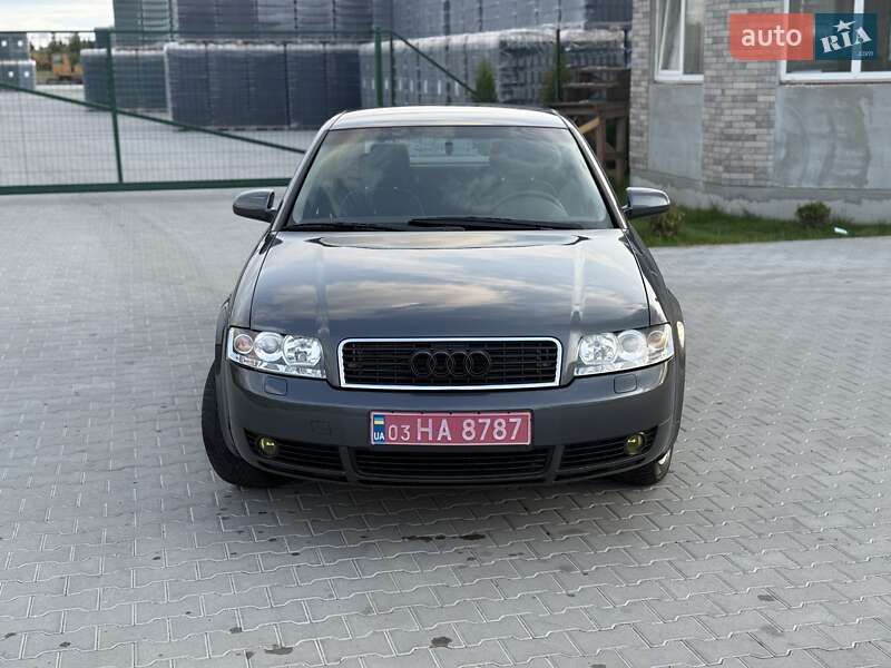 Седан Audi A4 2003 в Сарнах