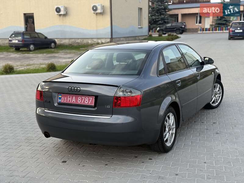 Седан Audi A4 2003 в Сарнах