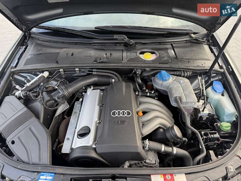 Седан Audi A4 2003 в Сарнах