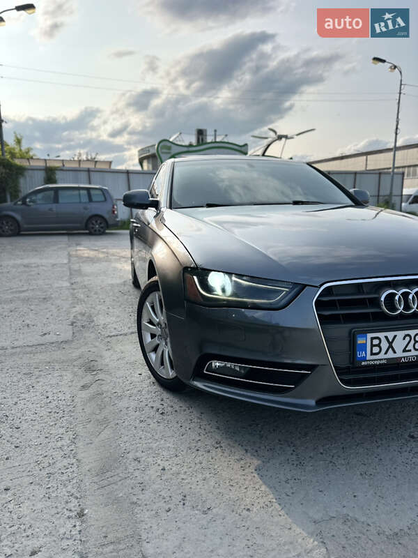 Седан Audi A4 2012 в Хмельницком