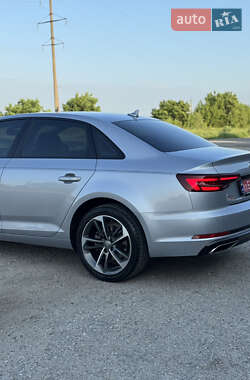 Седан Audi A4 2019 в 