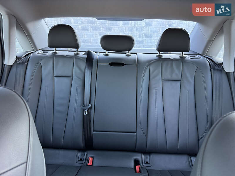 Седан Audi A4 2019 в Новом Буге