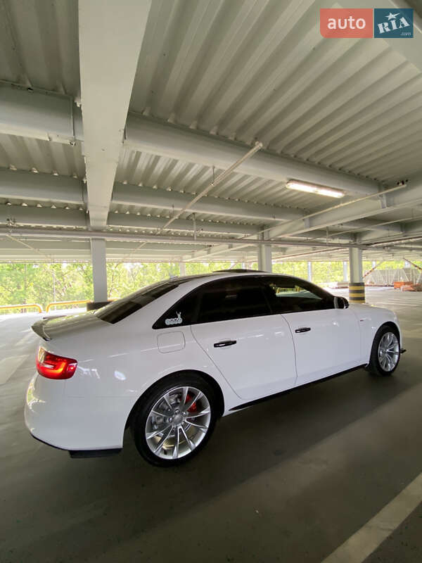 Седан Audi A4 2015 в Києві