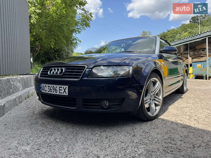Кабриолет Audi A4 2002 в 