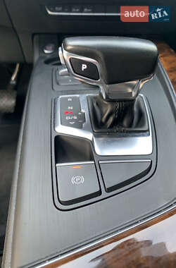 Седан Audi A4 2019 в 