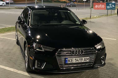 Седан Audi A4 2019 в 