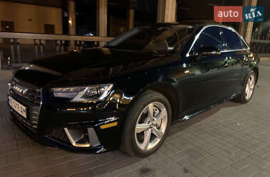 Седан Audi A4 2019 в 