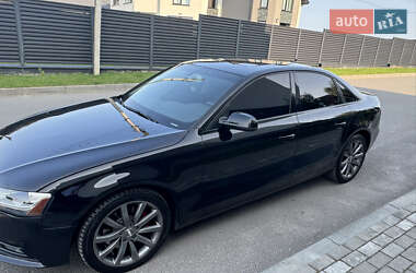 Седан Audi A4 2012 в 