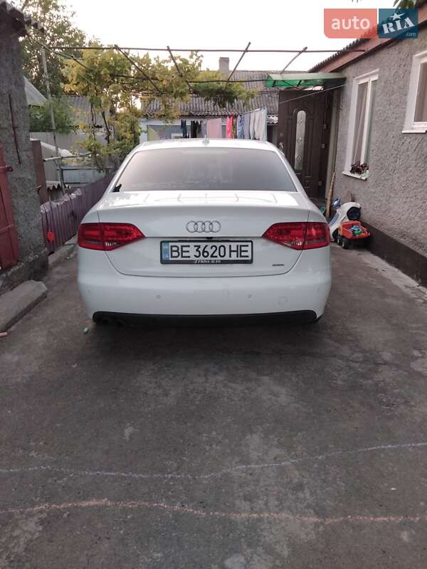 Седан Audi A4 2010 в Первомайске