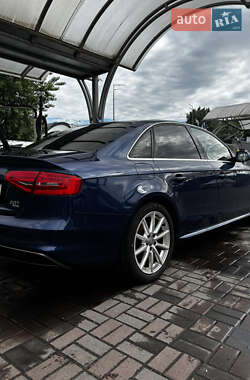 Седан Audi A4 2014 в 