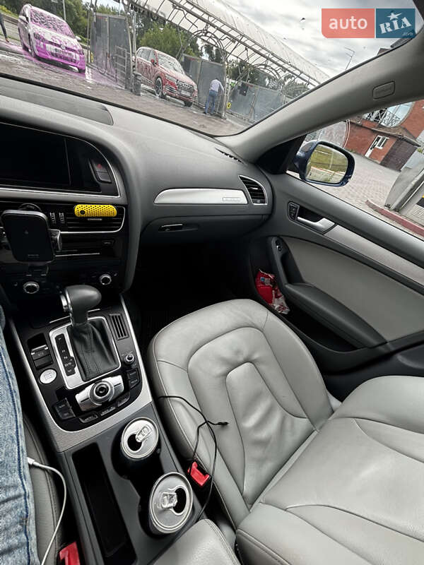 Седан Audi A4 2014 в Петропавловской Борщаговке