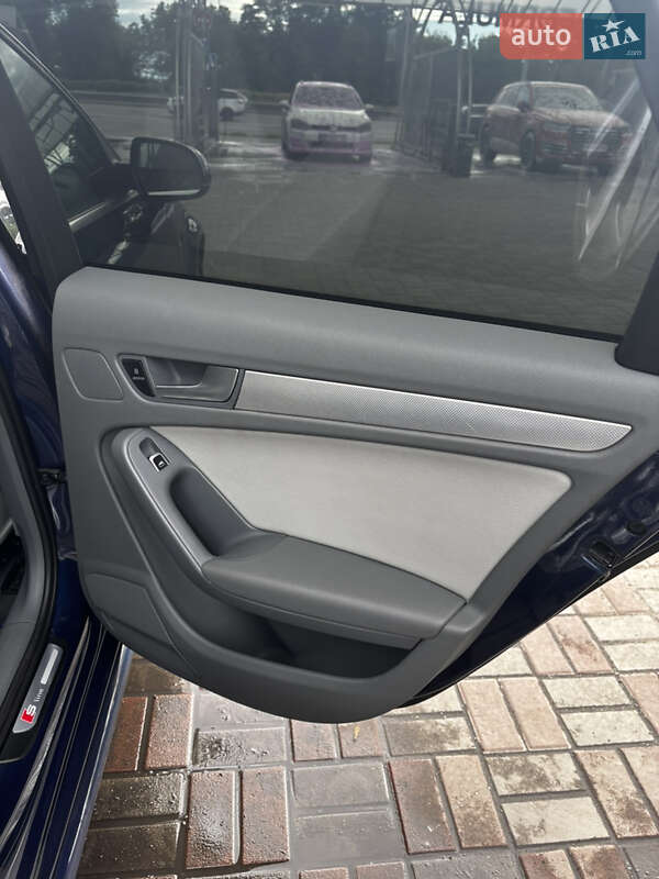 Седан Audi A4 2014 в Петропавловской Борщаговке