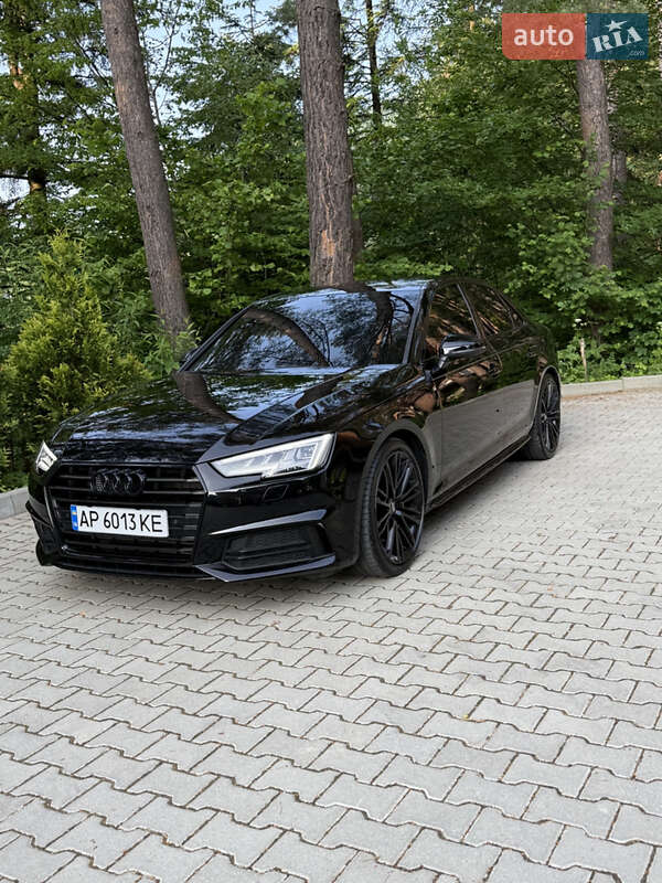 Седан Audi A4 2018 в Ивано-Франковске