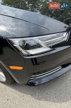 Седан Audi A4 2017 в 