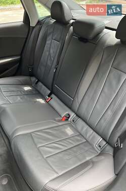 Седан Audi A4 2017 в 