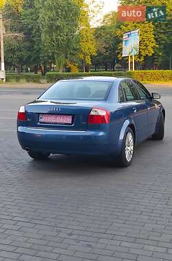 Седан Audi A4 2004 в 