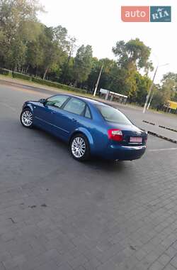 Седан Audi A4 2004 в 
