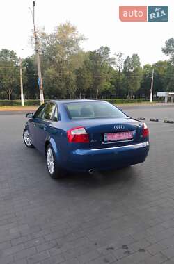Седан Audi A4 2004 в 