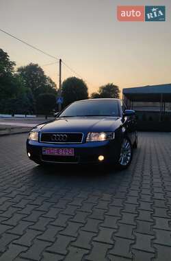 Седан Audi A4 2004 в 