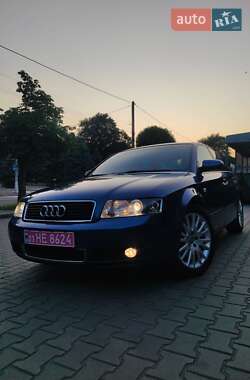 Седан Audi A4 2004 в 