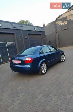Седан Audi A4 2004 в 