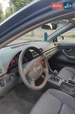 Седан Audi A4 2004 в 