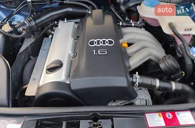 Седан Audi A4 2004 в 