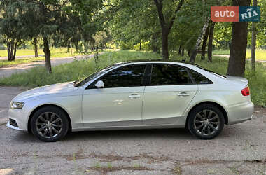 Седан Audi A4 2011 в 