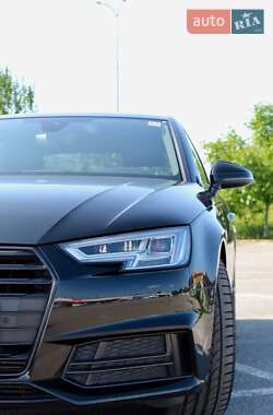 Седан Audi A4 2018 в 