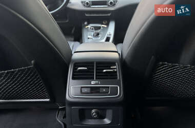 Седан Audi A4 2017 в 