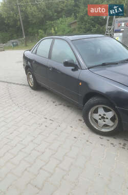 Седан Audi A4 1997 в 