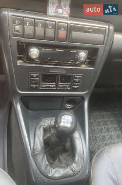 Седан Audi A4 1997 в 