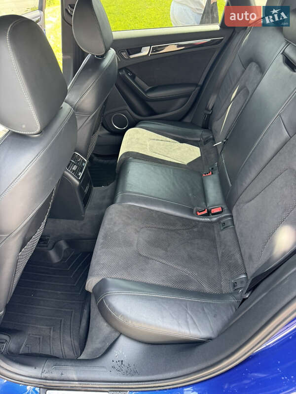 Седан Audi A4 2015 в Львові
