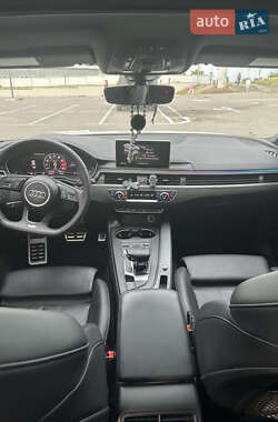 Седан Audi A4 2018 в 