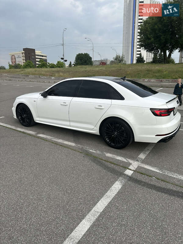 Седан Audi A4 2018 в Киеве