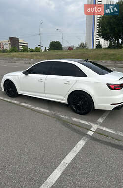 Седан Audi A4 2018 в 