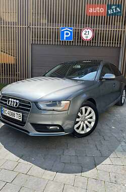 Седан Audi A4 2012 в Львові