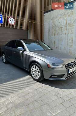 Седан Audi A4 2012 в 