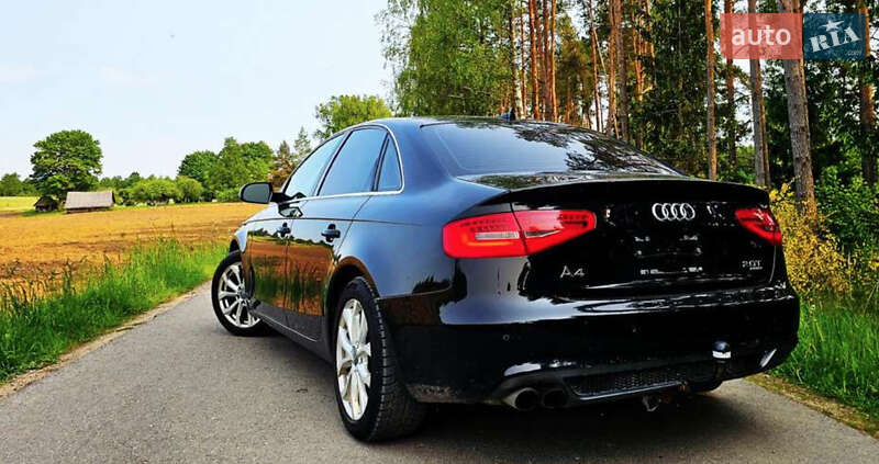 Седан Audi A4 2013 в Ивано-Франковске
