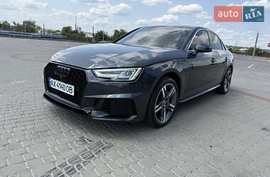 Седан Audi A4 2016 в 