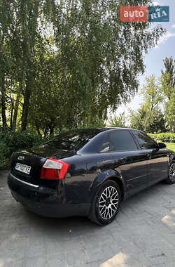 Седан Audi A4 2001 в 